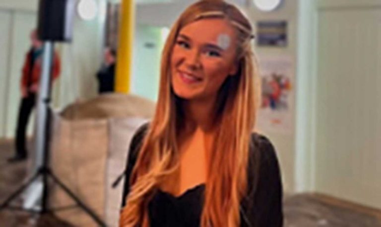 Midsummer_Melodies_with_Lucy